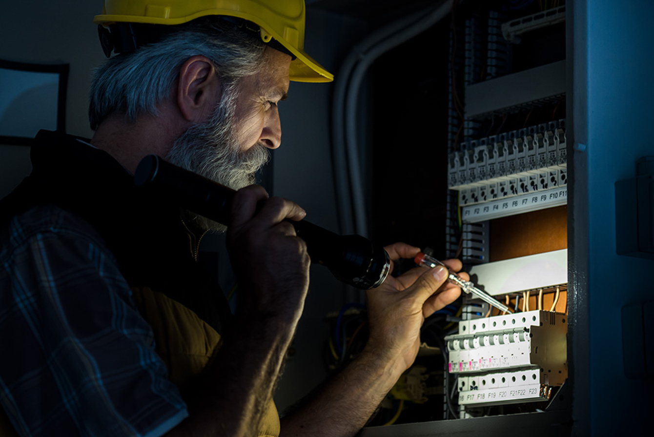 Über­spannungs­schutz bei Elektro Rodin in Hamburg